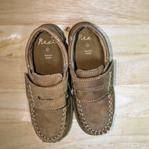 Lot of Boy Shoes - Picture 4 of 10